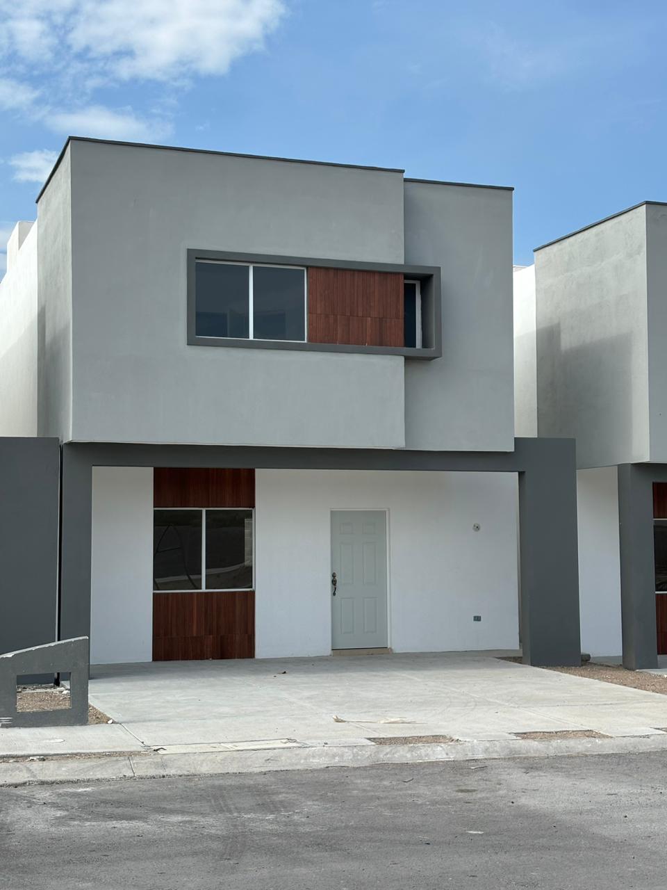 CASA TIPO D EN LOMAS DEL SOL